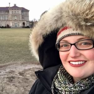 Meet your Posher, Danielle